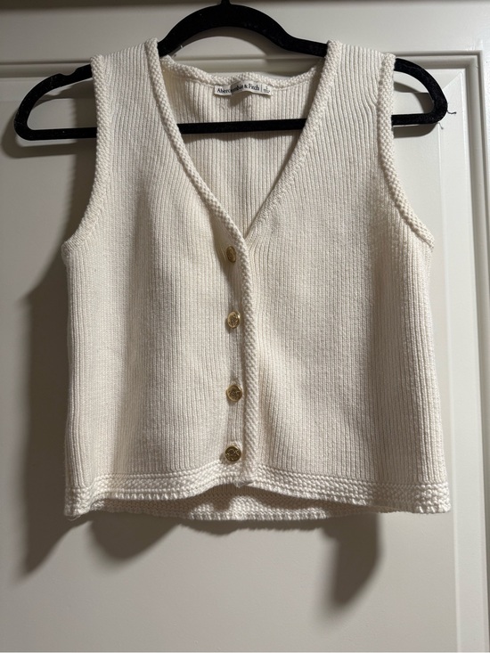 Abercrombie & Fitch Tops - Abercrombie & Fitch Cream Knit Button-Front Tank